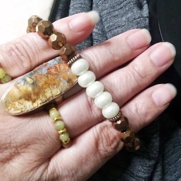 Copper + Faux Stretch Pearls Bracelet! Upscale Boho Contrasts Feminine Trendy - Picture 2 of 10